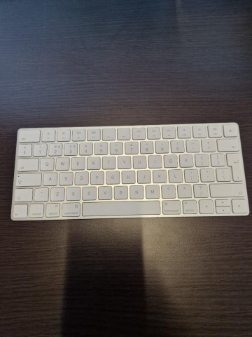Apple Magic Keyboard A1644 (1)