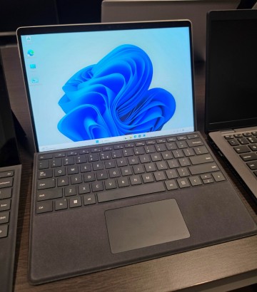 Surface 8 Pro 13-inch (1)